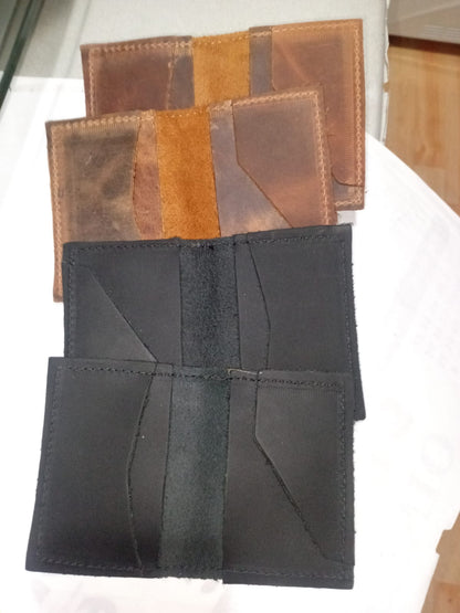 Tarjetero minimalista acabado miel, negro - 100 % cuero